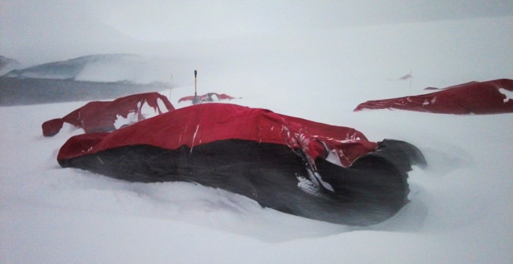 ice camping in antarctica mylifesatravelmvoie