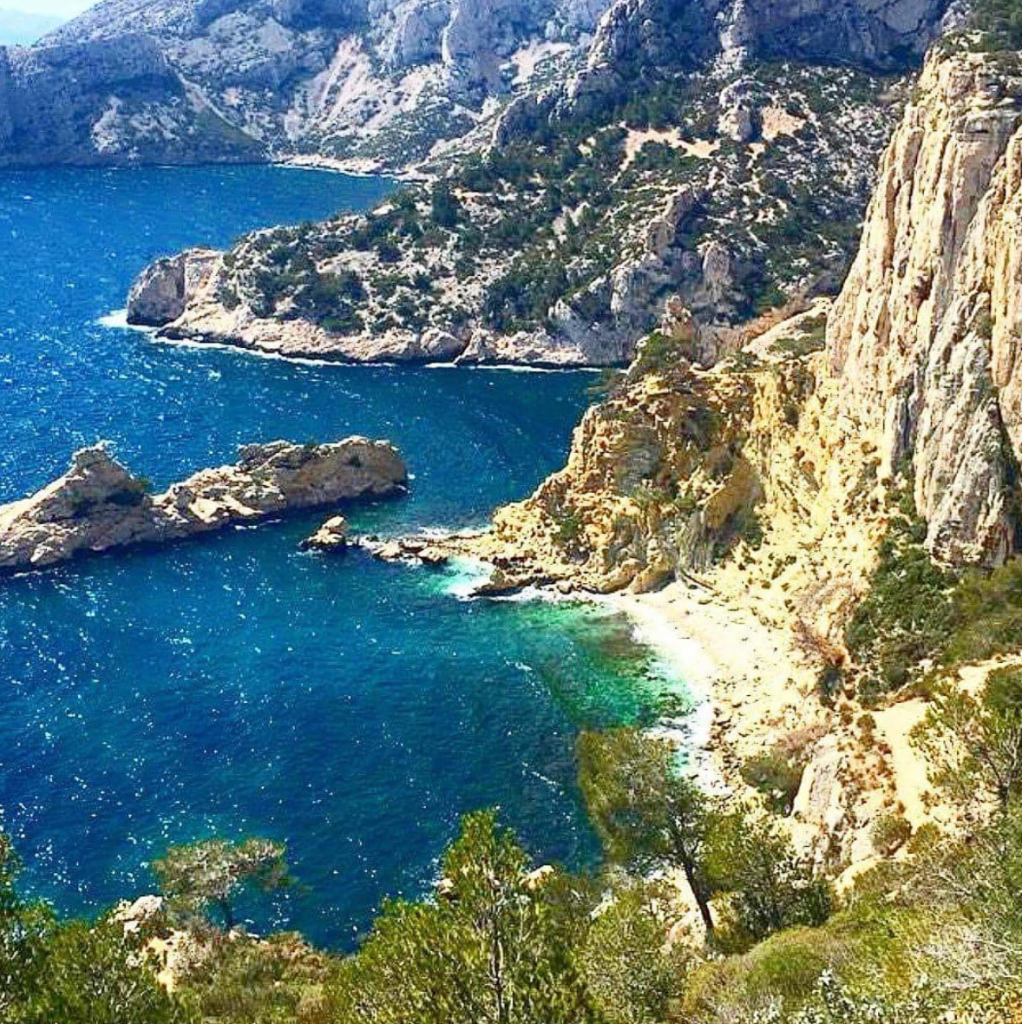 MYLIFESAMOVIE.COM - 15 Stunning Natural Pools Worth Traveling For - Calanque de Sugiton